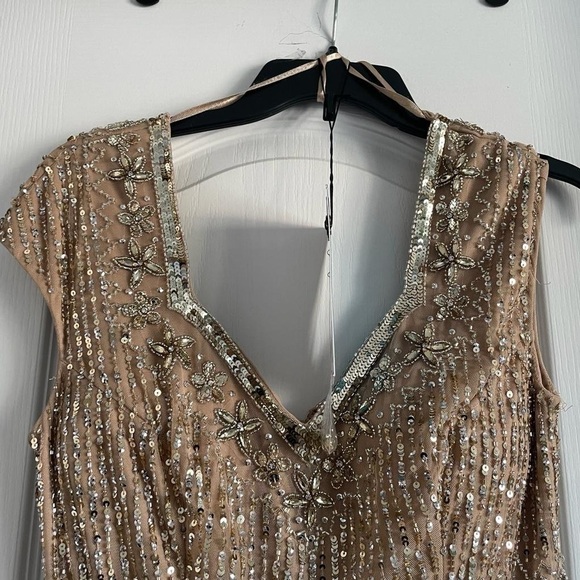 Nwt Mac Duggal Cap Sleeve Embellished Column Gown in Nude - Picture 7 of 15